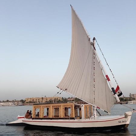 Nile Sunrise Felucca Boat Private Rental Luxor Exterior photo
