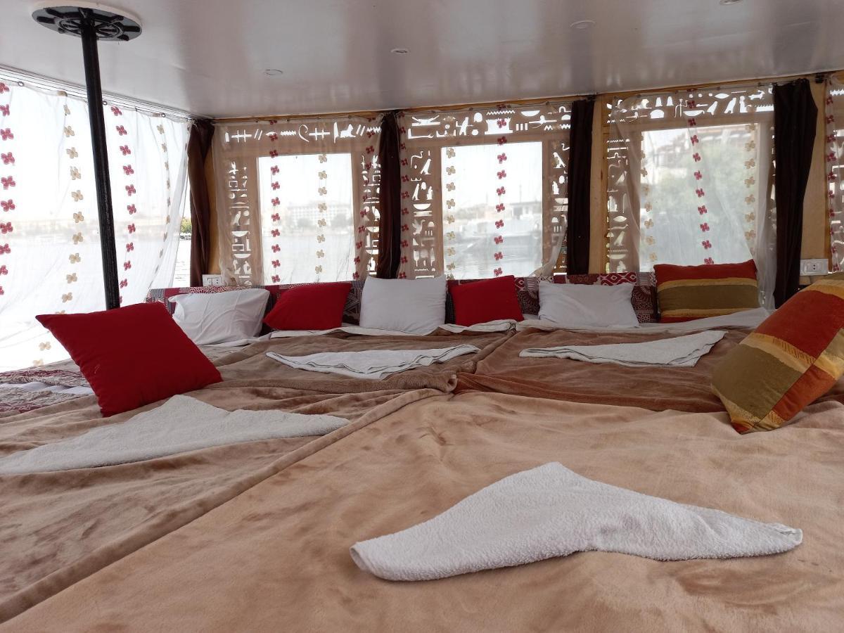 Nile Sunrise Felucca Boat Private Rental Luxor Exterior photo